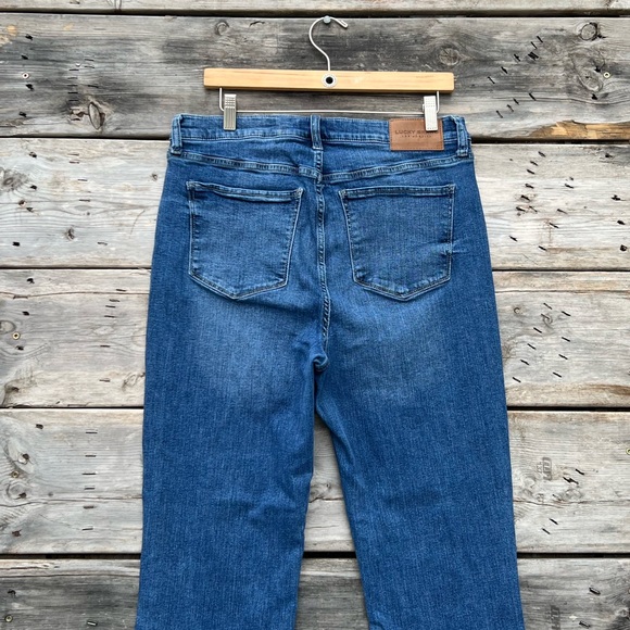 Lucky Brand Denim Flared Jeans Women’s Size 14/32 Medium Wash - Picture 4 of 4